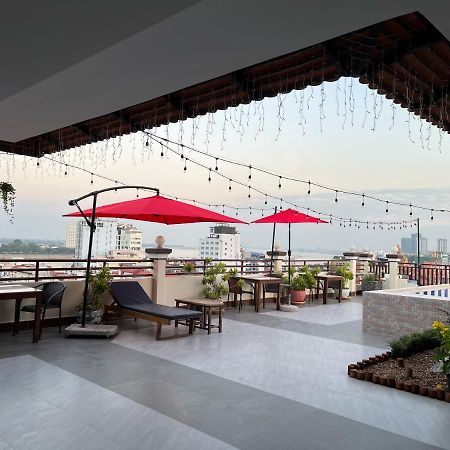 Queenwood Hotel Phnom Penh Exteriör bild