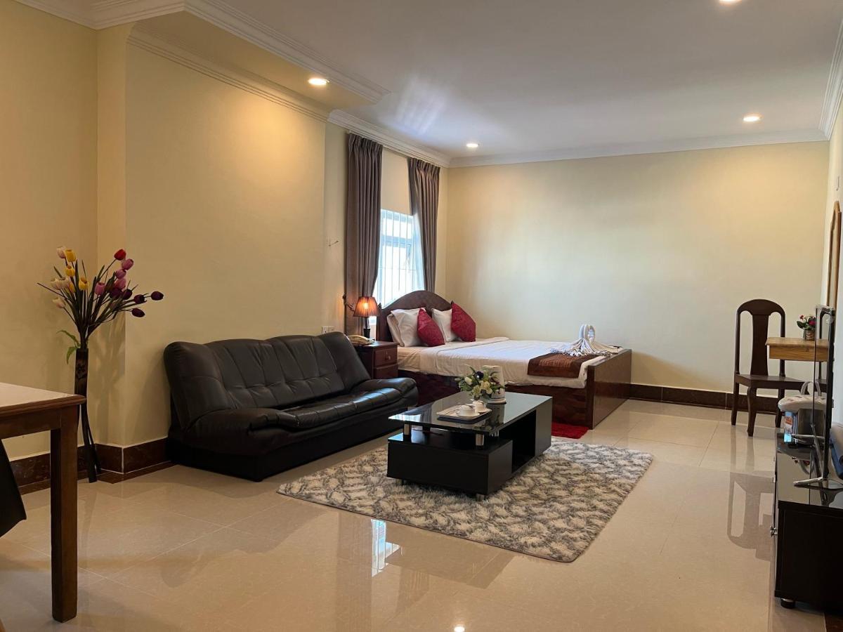 Queenwood Hotel Phnom Penh Exteriör bild