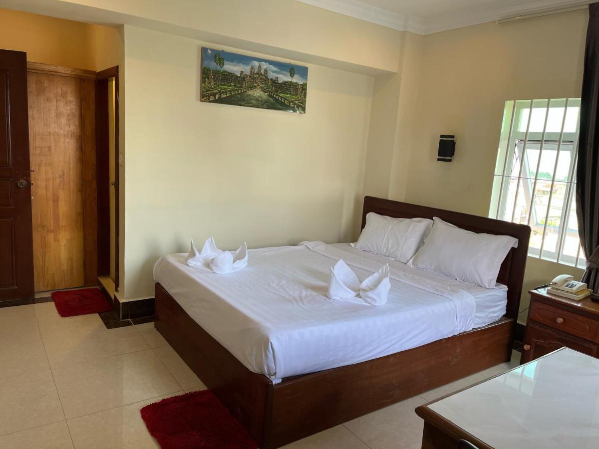 Queenwood Hotel Phnom Penh Exteriör bild