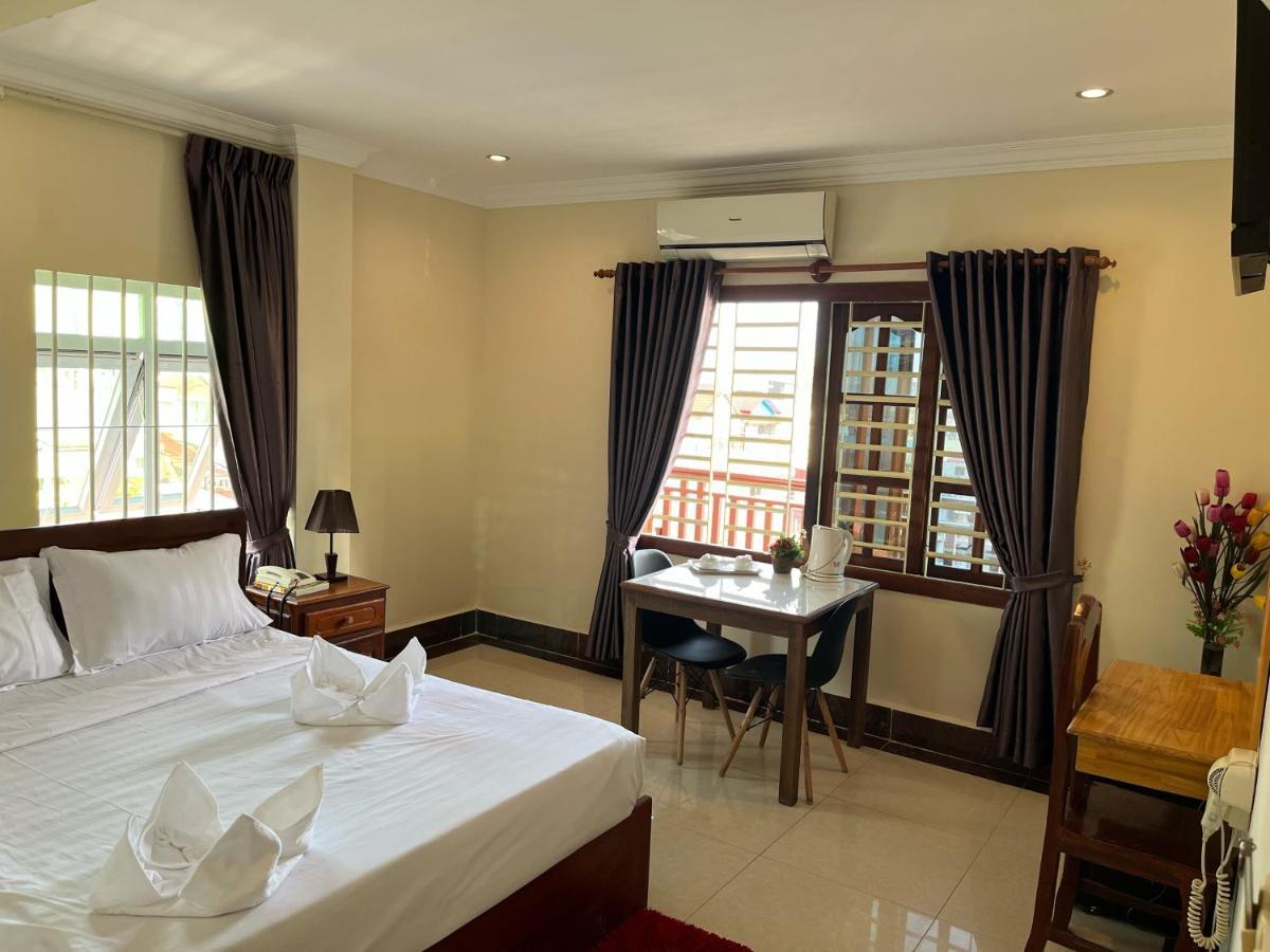 Queenwood Hotel Phnom Penh Exteriör bild